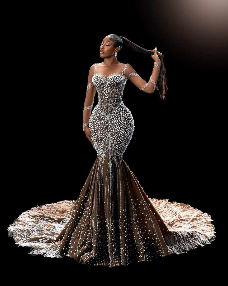 Sexy Mermaid Evening Dresses For Women Sheer Neck Long Sleeves Gown Pearls Beaded Feather Sweep Train Dress Party Customized Dress