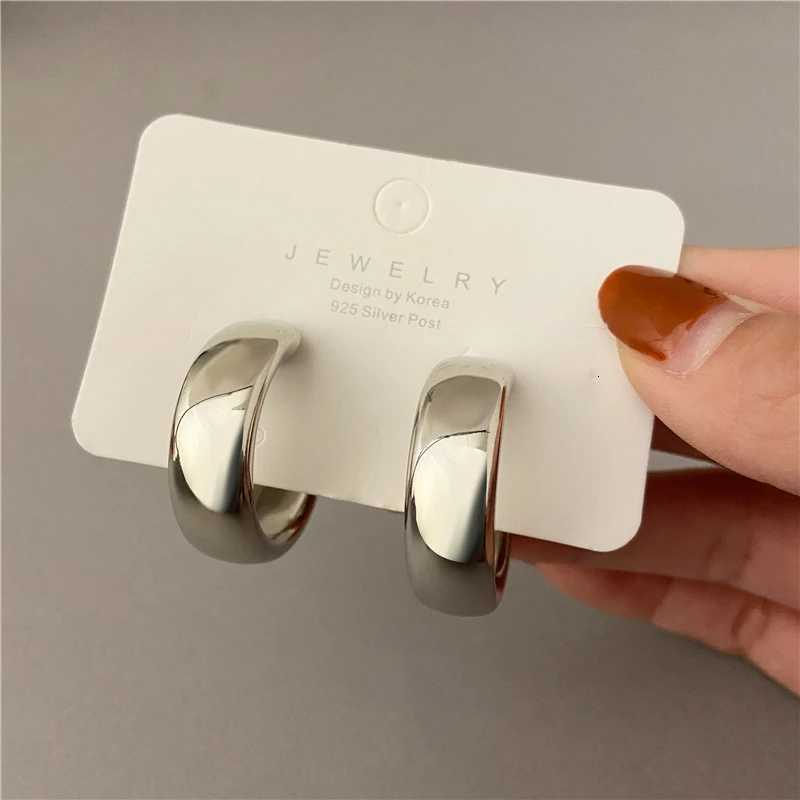 Fashion Simple Silver Color Hoop Earrings for Women Girl Circle Round Minimalist Earrings Party C-She Classic Jewelry Gifts XJ250814