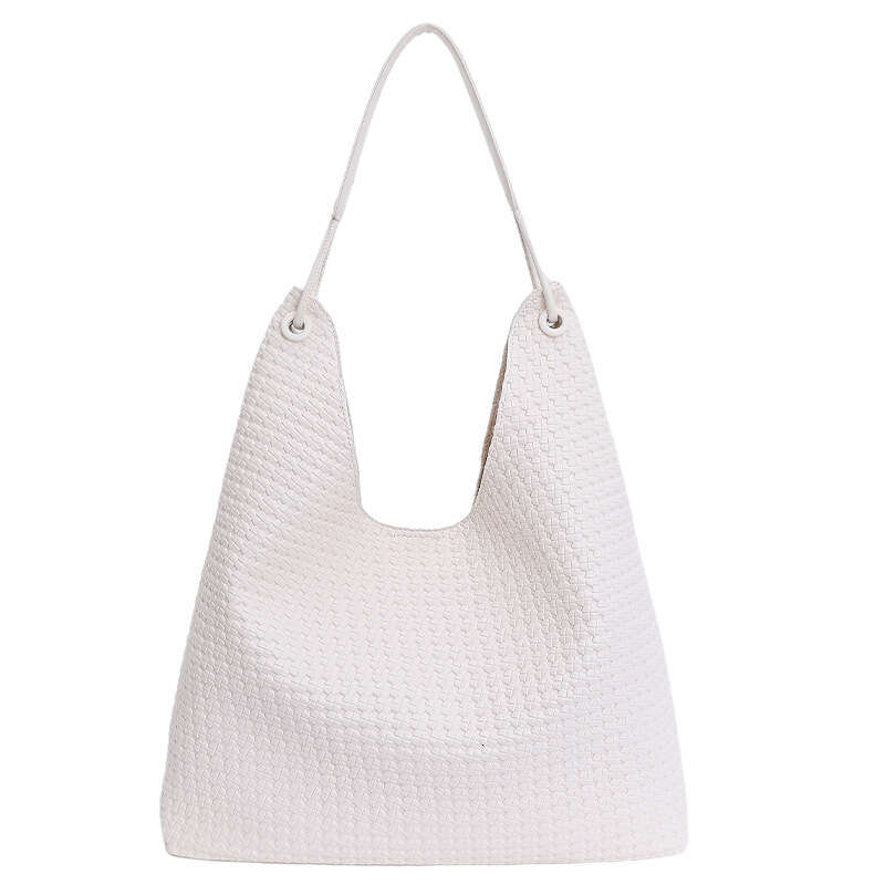 2025 Autumn New Large Capacity Underarm Trendy Fashion Commuter Woven Shoulder Versatile Tote Bag