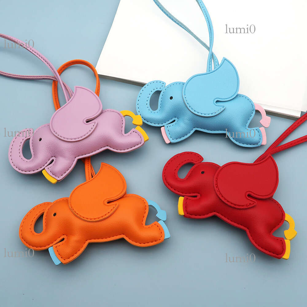Mascot Dumbo PU Leather Pendant Creative Cute Cartoon Elephant Stuffed Bag Charm Car Keychain