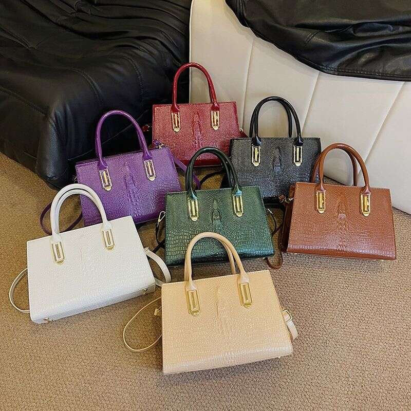 Urban elegant small square for women, fashionable and atmospheric one-shoulder hand-held texture, cross-border this year's new trendy women'