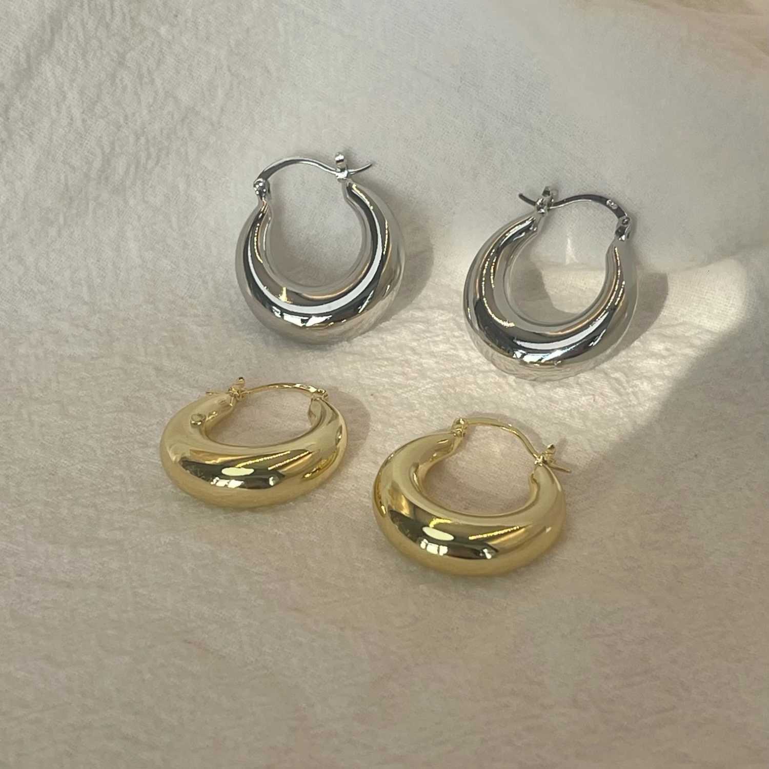 2024 New Style Wholesale Smooth Exquisite Big Circle Hoop Earrings for Women Girl Wedding Party Large Stainless Steel Jewelry XJ250814