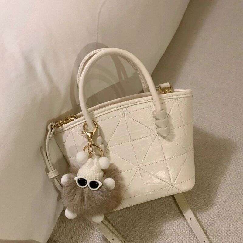 This year's popular sweet and simple vegetable basket 2024 new high-end fashion versatile hand-held shoulder crossbody