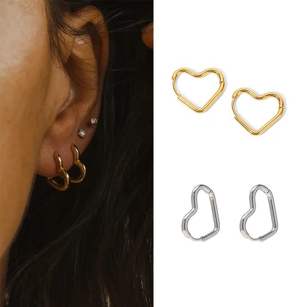 18k Gold Plated Stainless Steel Simple Heart Design Dainty Hoop Earrings Non Tarnish For Women XJ250814