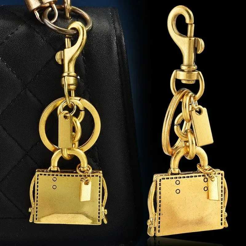 Simple bag pendants accessories schoolbag hangers ladies keychain pendants high-end style keychains S250814