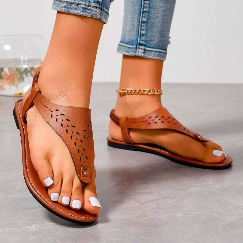 2024 New Ladies Shoes Thong Womens Sandals Open Toe Casual Sandals Women Rivet Elastic Band Flat Heel Soft Bottom Shoes Female W250814