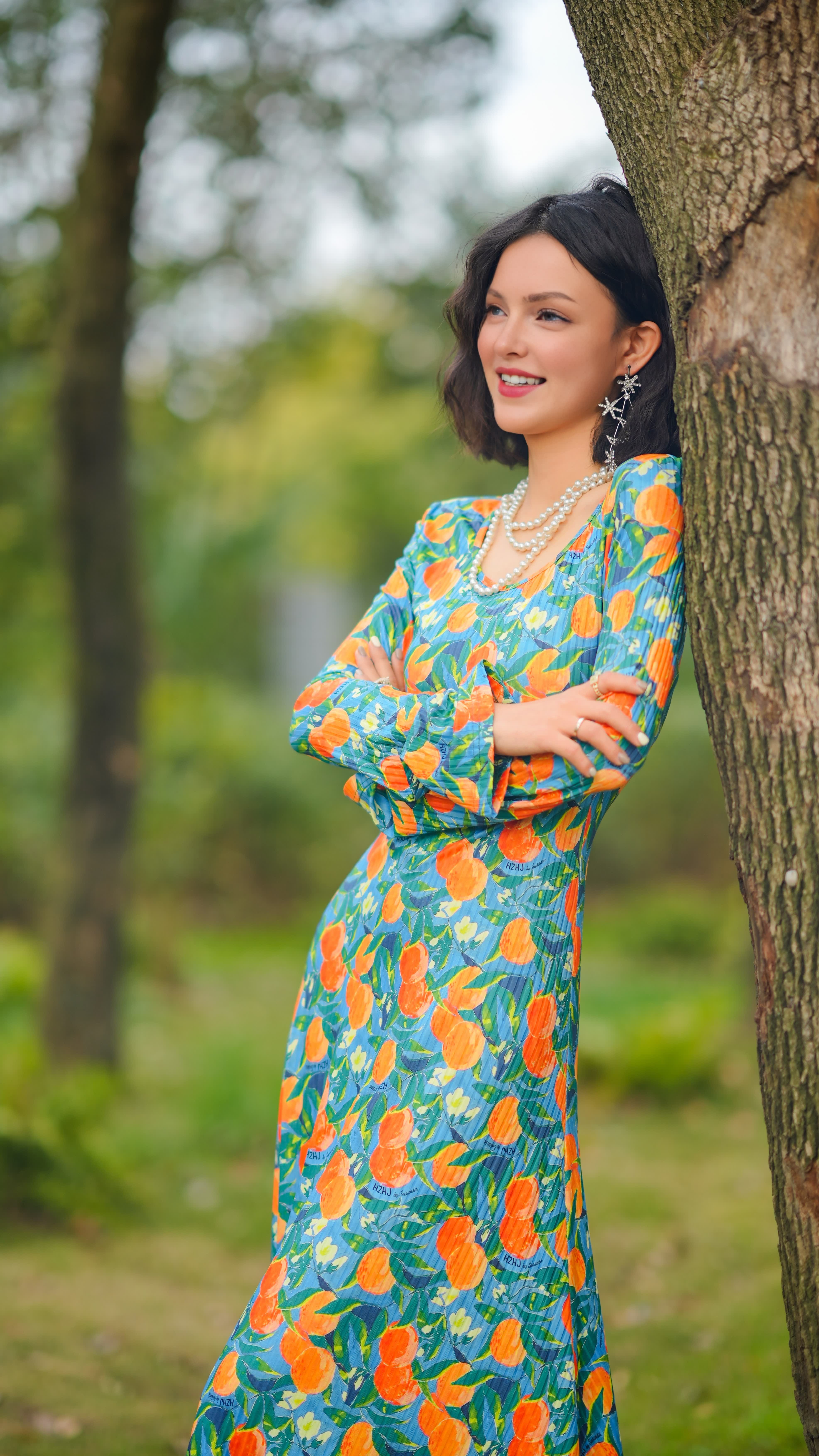 Summer luxury new original design green orange dress long sleeved floral french style fashion show for commuting be gift for mom and friend.