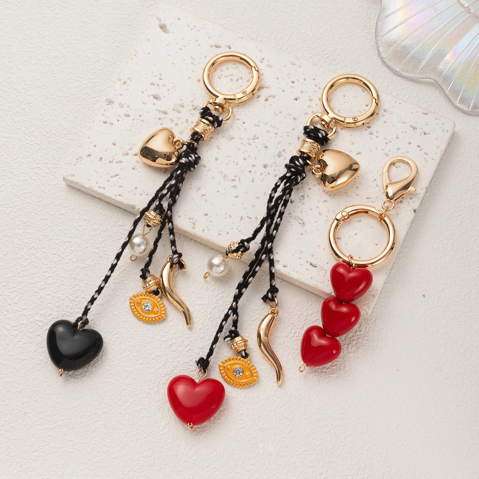 Simple elegant and atmospheric bag accessories macaron color heart-shaped bag pearl accessories 250811