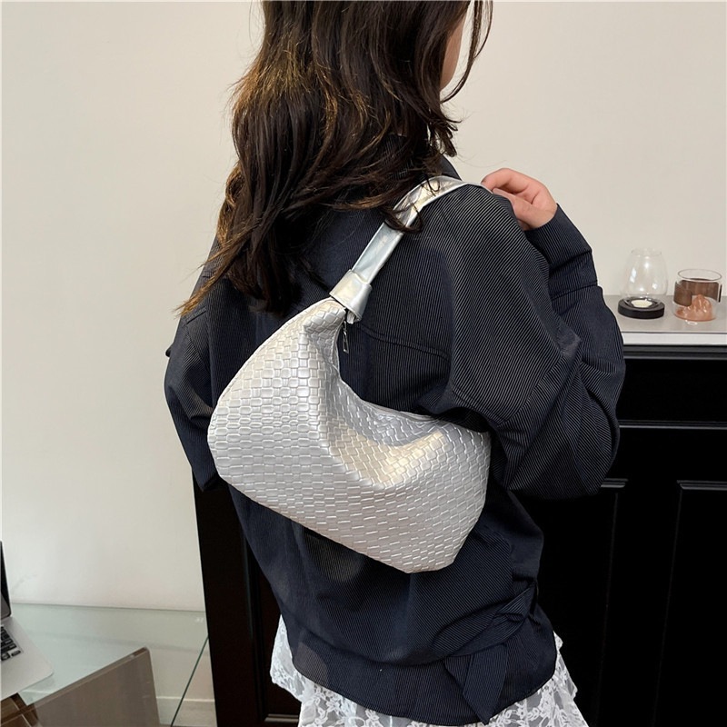 Luxury Brand Designer Bag Wholesale Underarm Bag Fashionable New Summer Women 2025 Elegant Light Luxury Commuter Niche Design Shoulder Bag