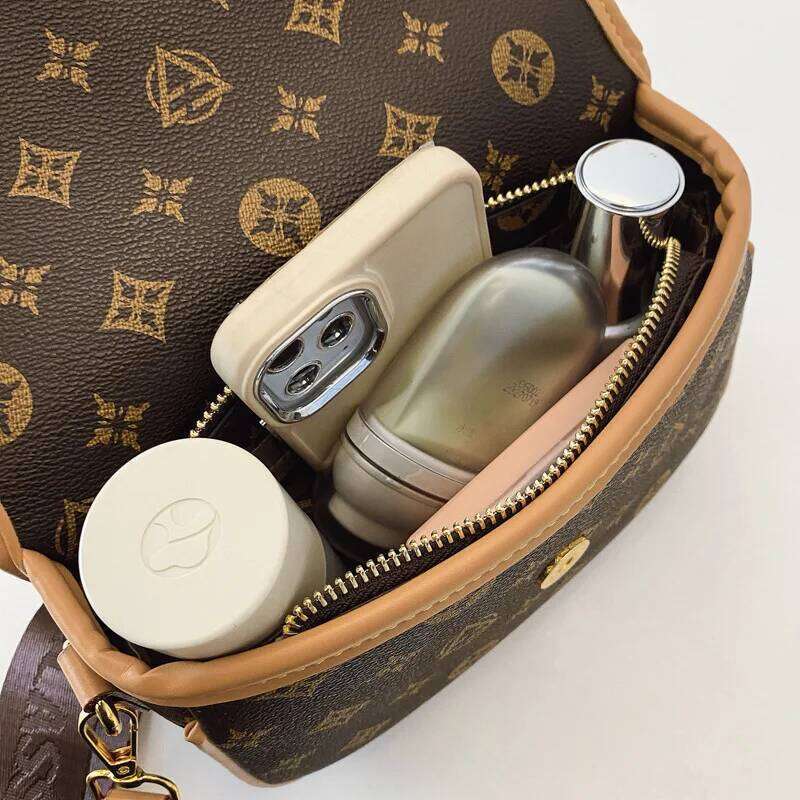 Designer Luxury Designer Luxury Old Flower Women S Temperament Fashion Oblique Span Korean Version Cross Border Wide Shoulder Strap Small Square Bag