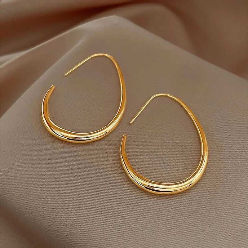 Hot Sale Geometric Oval Hoop Earrings for Women Simple Design Earrings Party Wedding Fashion Jewelry Accessories 2024 XJ250814