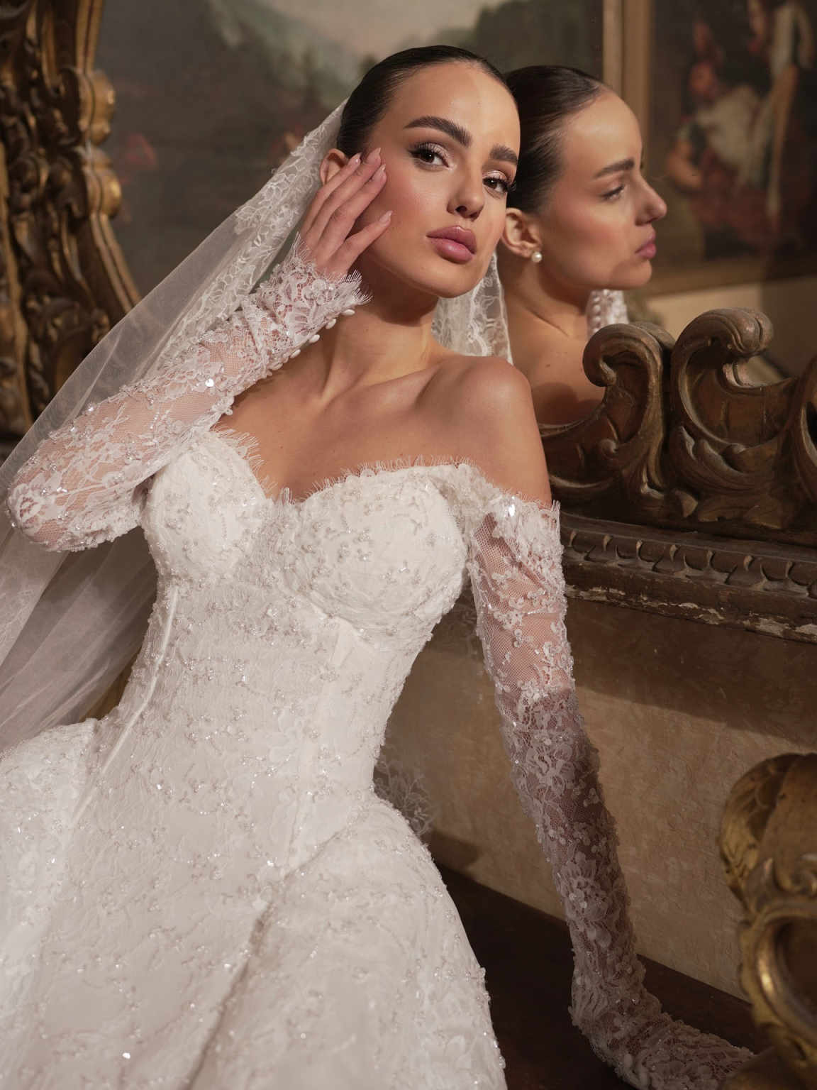 Elegant Mermaid Wedding Dresses Appliques Sequins Off Shoulder Bride Dress Detachable Lace Sweep Train Bridal Dress Customized