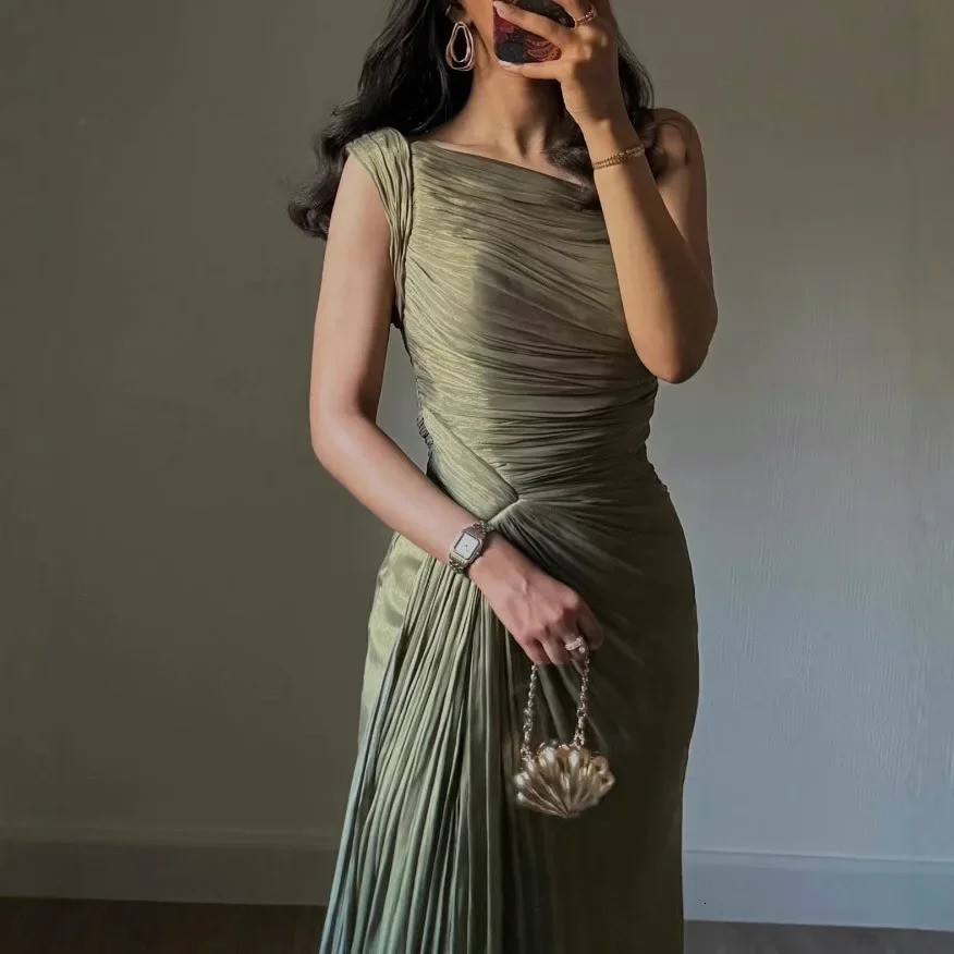 Autumn and Winter Corseted Pleated Evening Dress with Flowing Ribbons and Sparkling Details for Women in Dubai and Turkey 250813