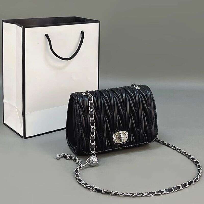 Niche Design Light Chain 2025 New Women's High-Quality Texture Crossbody Dia Pleated Shoulder Bag