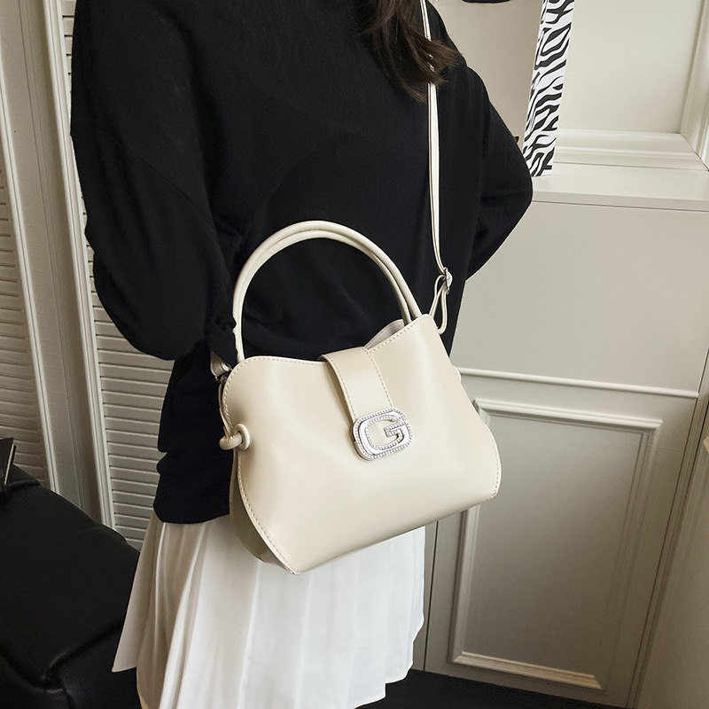 Luxury Brand Designer Bag Internet Celebrity Versatile Small Square Bag 2025 Summer New Fashion Simple Shoulder Bag High-End Crossbody Bag Women'