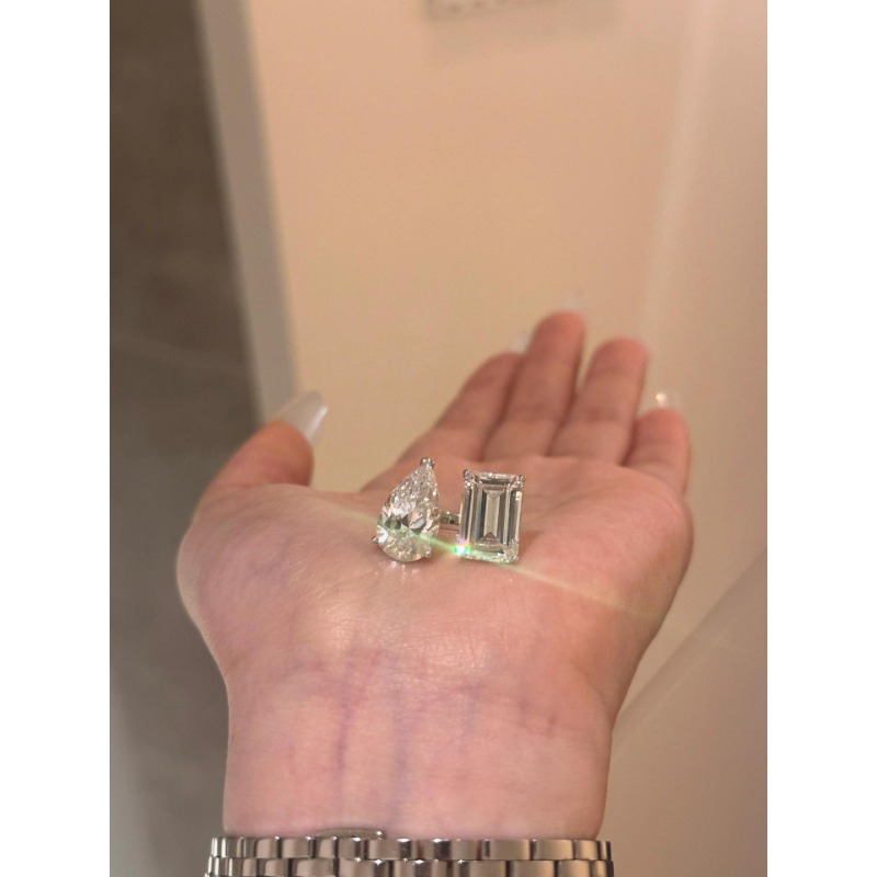 Contemporary Style Statement Pearl-Inspired Charm Bangle Bracelet - A Must-Have Piece