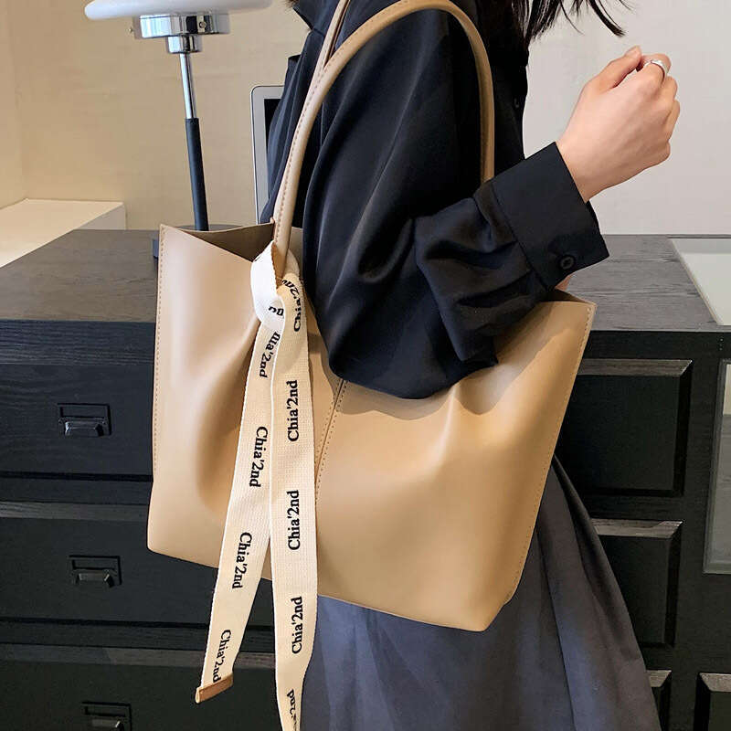 Fashionable Commuter Large Capacity 2023 New Women's High end and Western Style Versatile Shoulder Popular Tote Bag