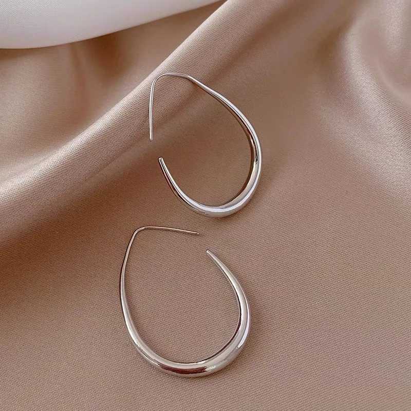 Hot Sale Geometric Oval Hoop Earrings for Women Simple Design Earrings Party Wedding Fashion Jewelry Accessories 2024 XJ250814