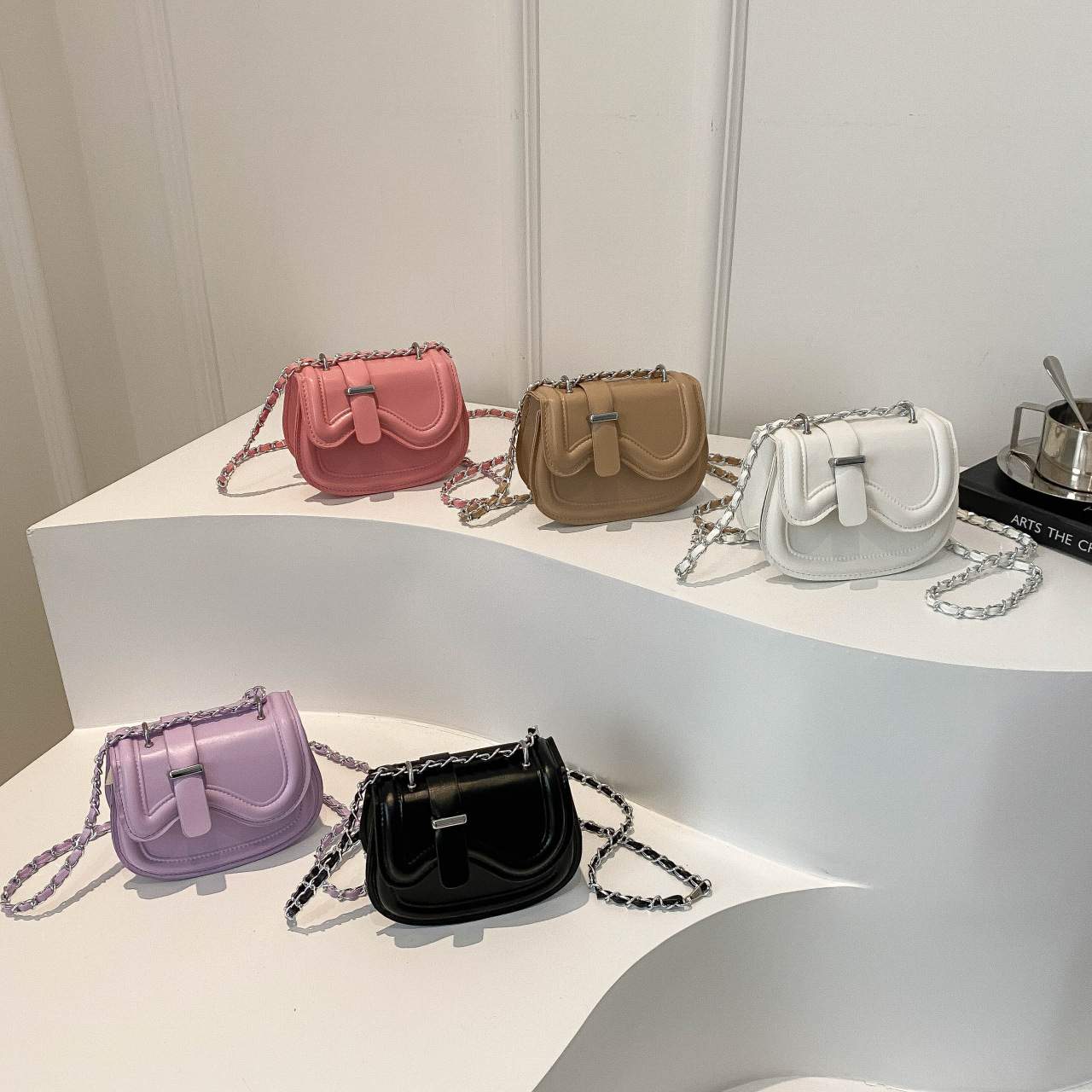 2025 new designer fashion chain shoulder crossbody bag