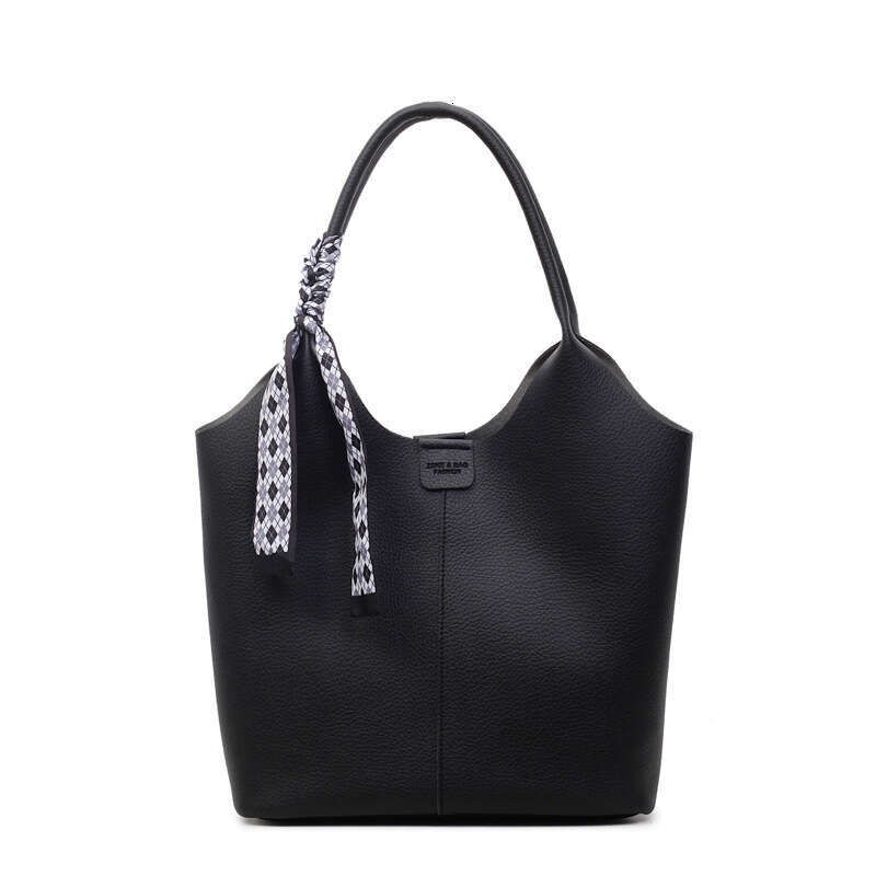 Underarm fashionable shoulder bag, mother and child bag with scarf decoration, high-quality synthetic leather, very suitable for fashionable women
