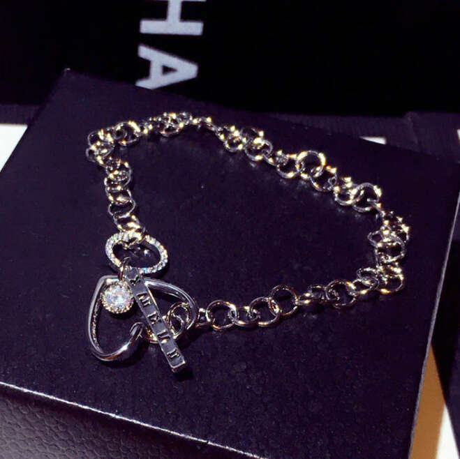 New Fashion Korean and Japanese Style Trendy Super Shiny Zircon Heart Pendant Bracelet Jewelry for Women S00326