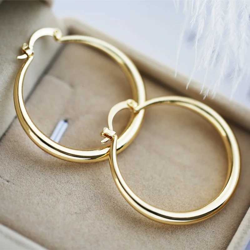 Fashion Simple Womens Gold Color Earrings Large Round Hoop Earrings for Women Exquisite Party Wedding Engagement Jewelry XJ250814