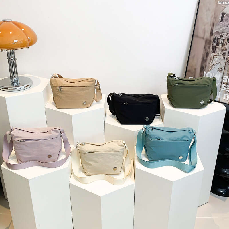 New Mobile Phone Small Men and Women casual Bags Designer Women Sports Student Crossbody Lightweight Nylon Cloth Shoulder Bag