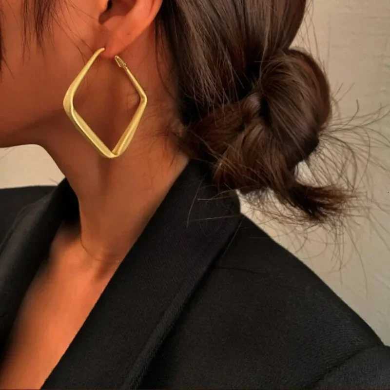 New Geometric Metal Earrings Womens Irregular Big Square Earrings Femme Hoop Earrings Fashion Jewelry Gift Earrings 2024 XJ250814