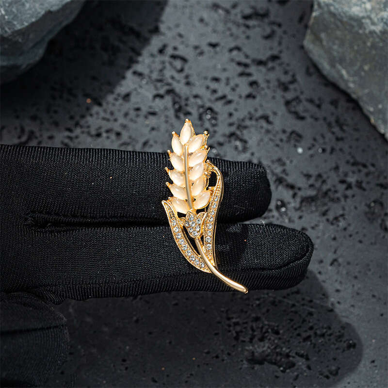 Korean Style Fashion Flower Elegant Temperament Versatile Simple Decorative Clothing Accessory Alloy Brooch