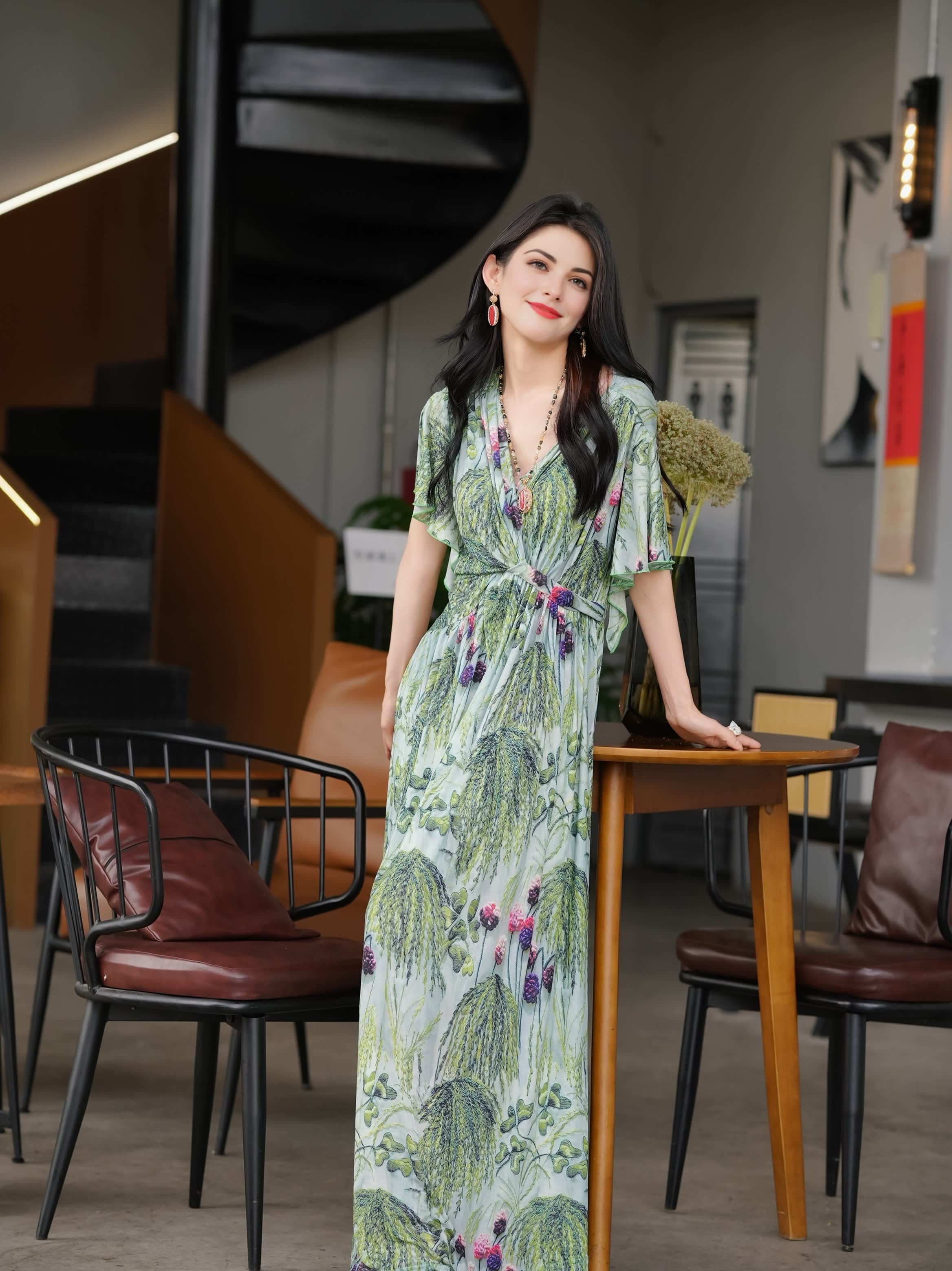 Summer original designer dress for woman vneck short sleeve cross high end western style light luxury in party birthday business festival be gift for 