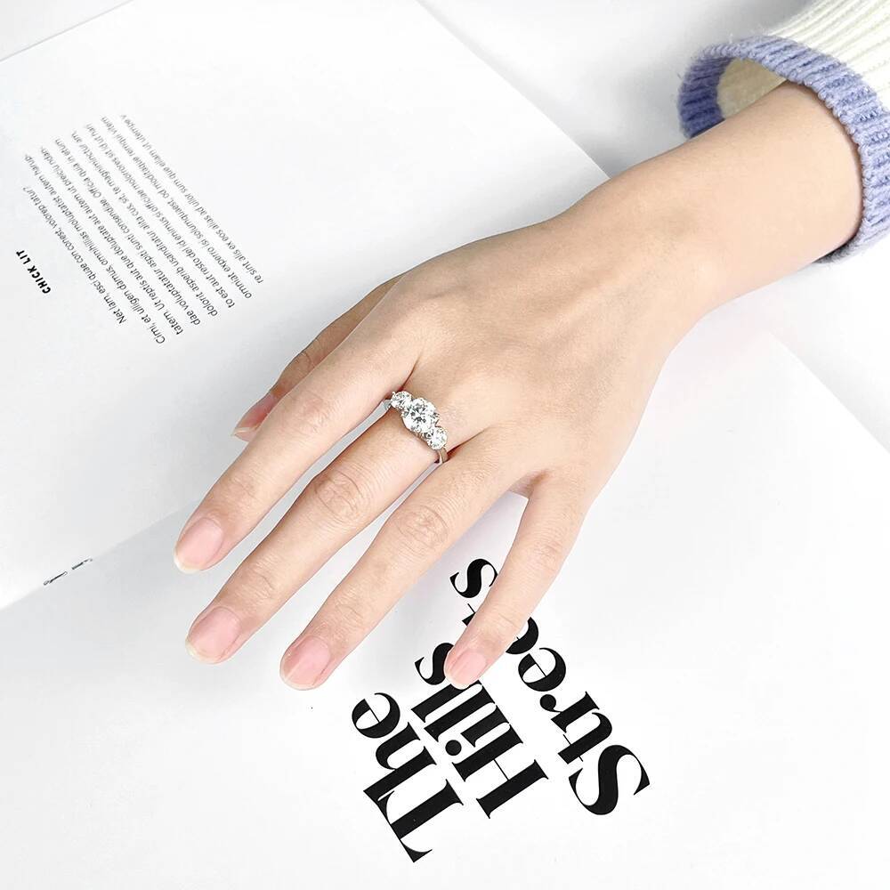 KNOBSPIN D VVS1 Moissanite Ring Original 925 Sterling Silver Plated 18k White Gold Eternity Band with GRA Wedding Ring for Women