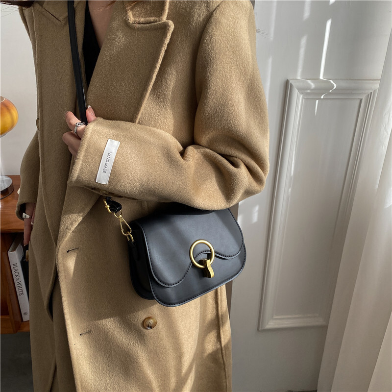 Luxury Brand Designer Bag Vintage Saddle Bag For Women 2022 Winter New Fashion Simple Shoulder Crossbody Bag Casual Commuter Women's Bag