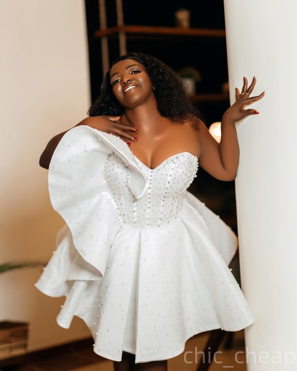 Chic White Ball Gown Cocktail Dress Sweetheart Beaded Crystals Satin Short Mini Graduation Homecoming Dresses For Special Occasions Sweetheart Gowns