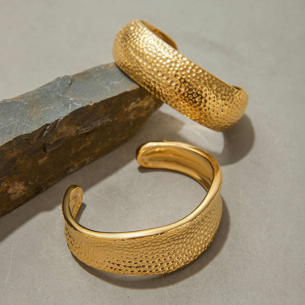 Designer Jewelry Wide Titanium Hammered Bracelet Non-Fad for Women Light High-End Feel Stainless Steel Accessories