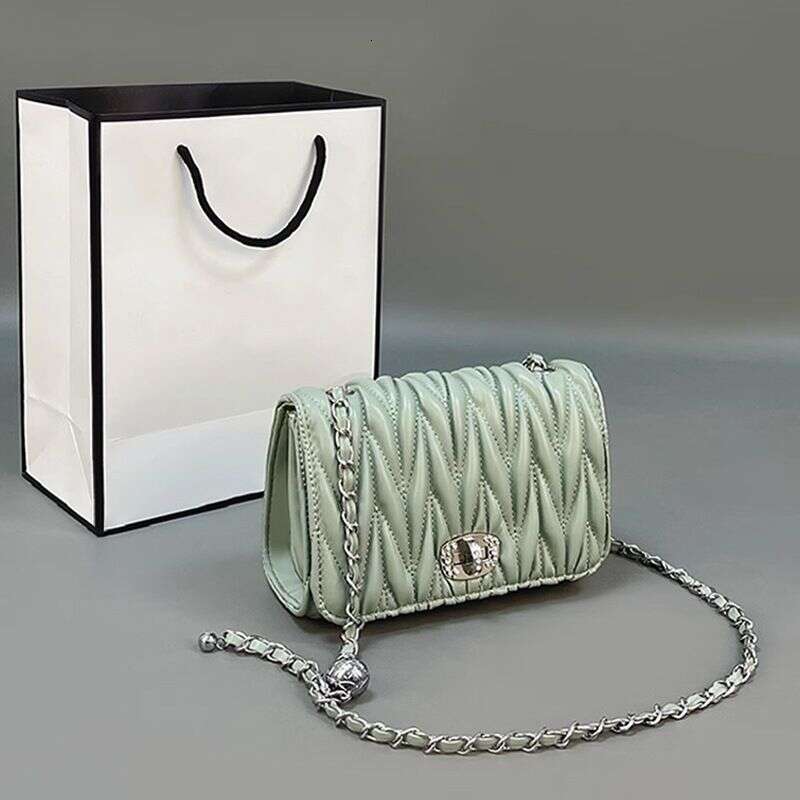 Niche Design Light Chain 2025 New Women's High-Quality Texture Crossbody Dia Pleated Shoulder Bag