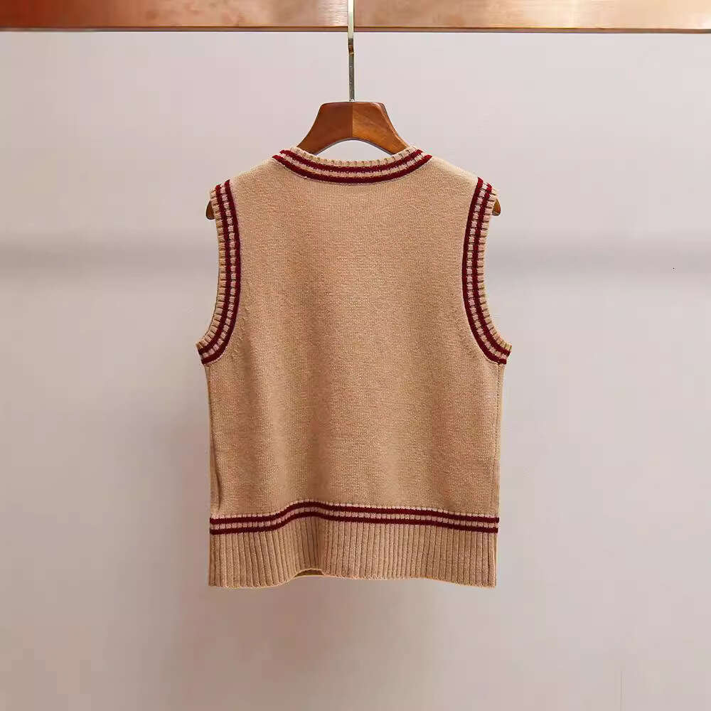 High-End Women's Fashion Color-Block Striped Round Neck Sleeveless Knitted Vest Top For Women