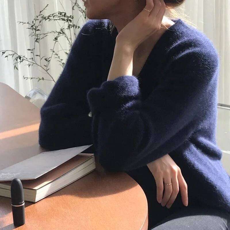 2022 Autumn Winter New Korean Version Of Goat V-Neck Simple Short Loose Languid Lazy Knit Foundation Sweater 20250809