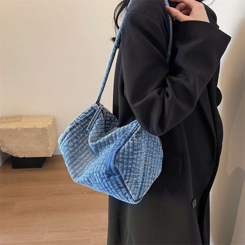 New Vintage Washed Denim for Women, Korean and Japanese Style, Trendy Shoulder Bag, Large Bags Designer Women Capacity Embroidered Pillow Bag