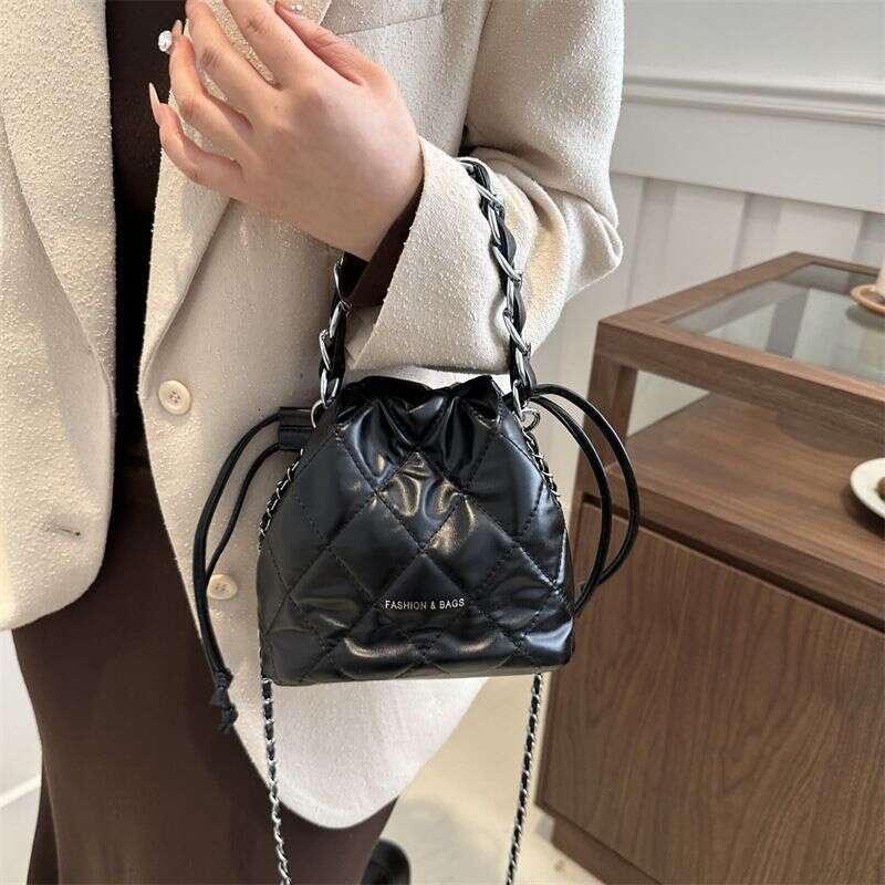 Popular Bucket for Women's Bags 2024 Spring New Fashion Lingge Chain Single Shoulder Crossbody Bag
