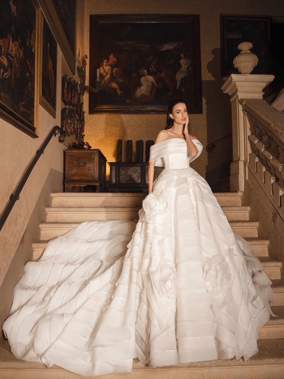 Fashion A Line Women Wedding Dress Off Shoulder Sleeveless Bridal Gowns 3D Flower Tiers Sweep Train Dress Customized vestidos de novia