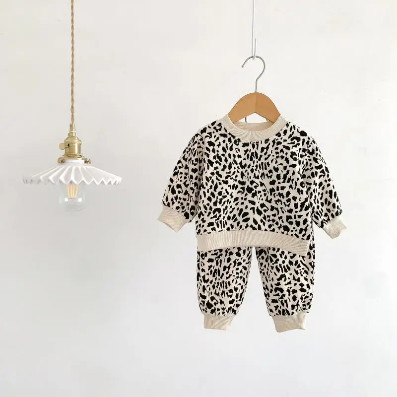 Infant Baby Boys Autumn 2PCS Clothes Set Toddler Boys Leapord Printed Spliced Sweatshirtsports Pants Outfit Kids Boys Suits 250813