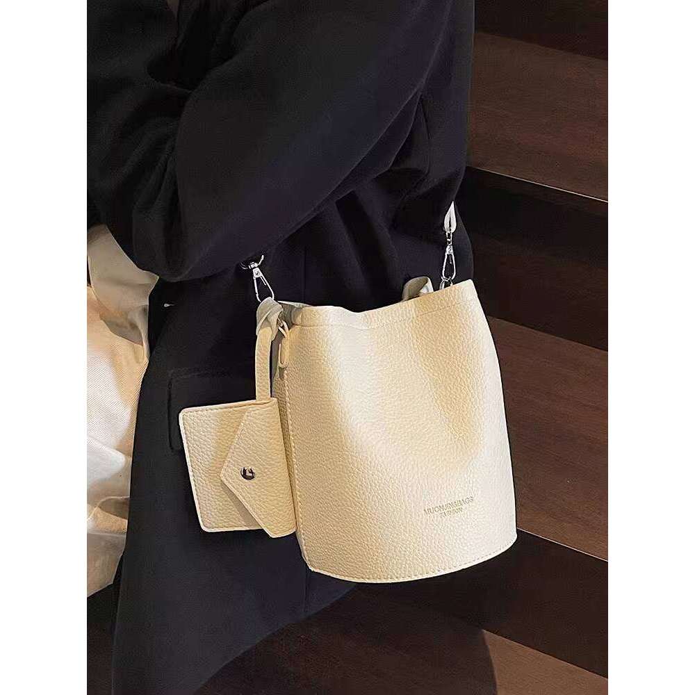 Niche Design Simple Casual Commuter Handbag for Women 2025 NEW free shipping Spring New Fashion Versatile Crossbody Bucket Bag
