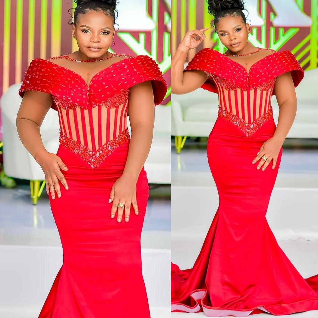 Mermaid Red Prom Dresses 2025 Crystals Beaded Sheer Neck Satin Evening Formal Party Second Birthday Engagement Gowns Plus Size Dress For Special Occas