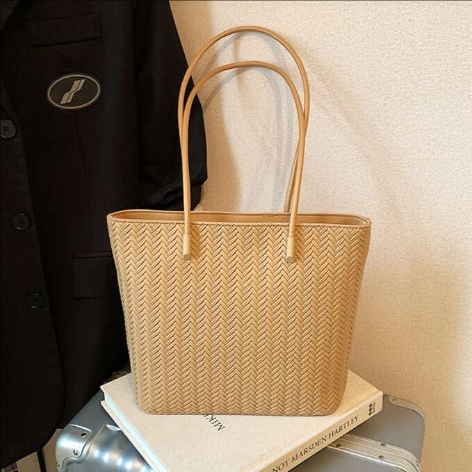Korean Version Underarm Large Capacity Woven Tote for Women 2025 New Trendy Fashion Commuter Shoulder Bag