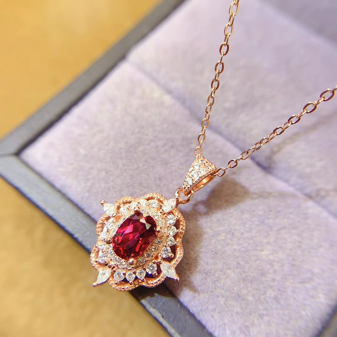 Real Luxury 925 silver garnet pendant 5mm*7mm 0.7ct natural garnet necklace pendant with 18K yellow gold plating
