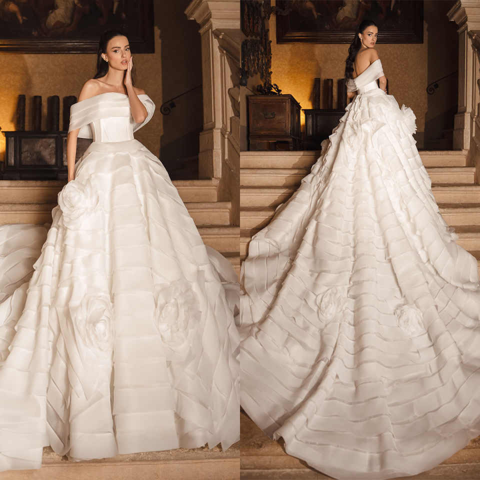 Fashion A Line Women Wedding Dress Off Shoulder Sleeveless Bridal Gowns 3D Flower Tiers Sweep Train Dress Customized vestidos de novia