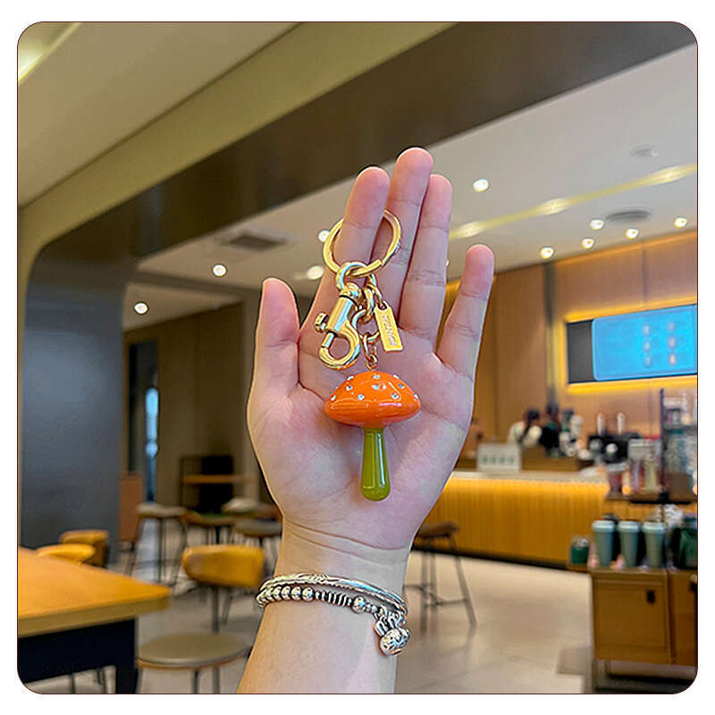 Bag Charms Light Luxury Super Hot Cute Little Mushroom Keychain Niche Fashion Bag Pendant Exquisite Gift Creative Hanging Ornament