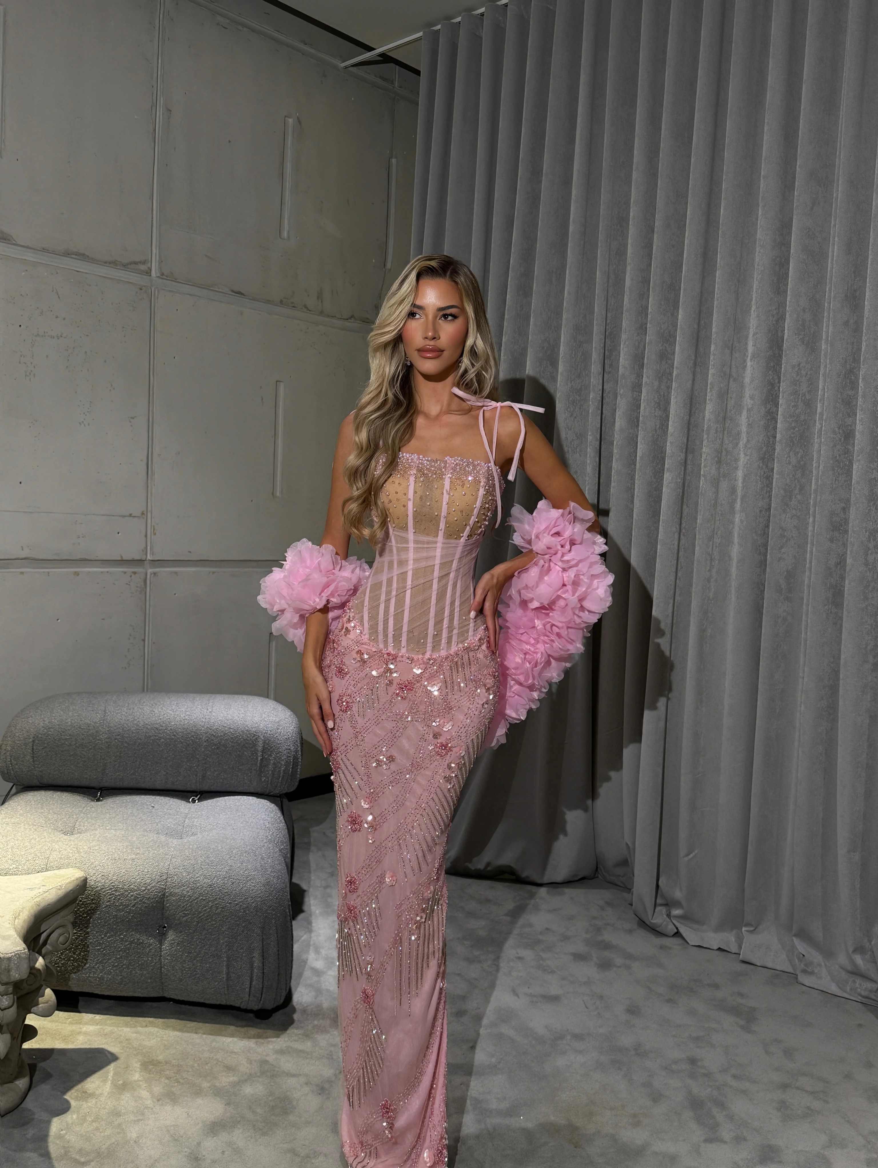 Elegant Spaghetti Straps Prom Dresses Sexy Sequined Crystal Sleevless Evening Gowns See Through Ruffle Party Dress Customized