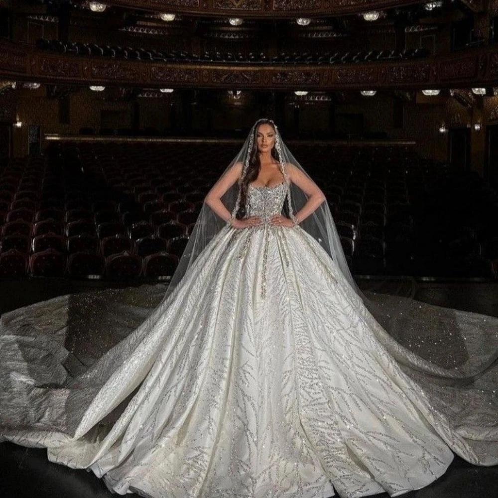 Exquisite Strapless Beaded Wedding Dress Ball Gown Elegant Crystal Lace Bridal Dress Customized Sleeveless vestidos de novia