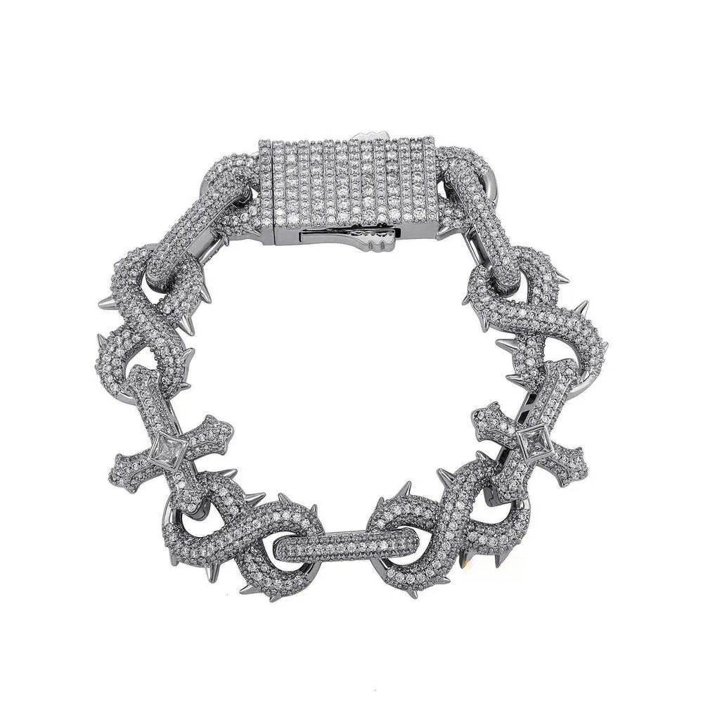 Hip-hop style 8-shaped embroidered cross necklace. Colombian chain-style pendant. Set with moissanite. Ice crystal inlay version. Personalized men